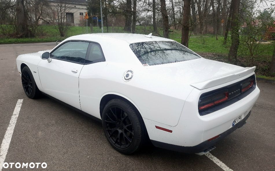 Dodge Challenger - 7