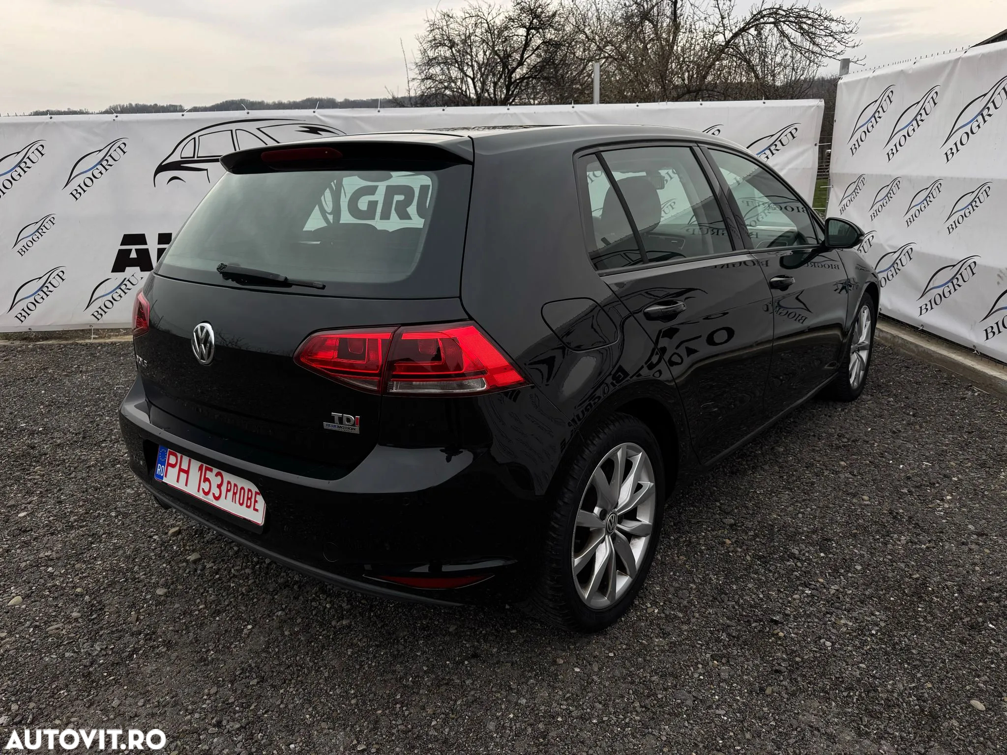 Volkswagen Golf 1.6 TDI DPF DSG BlueMotion Technology Highline - 12
