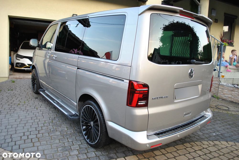 Volkswagen Multivan - 24