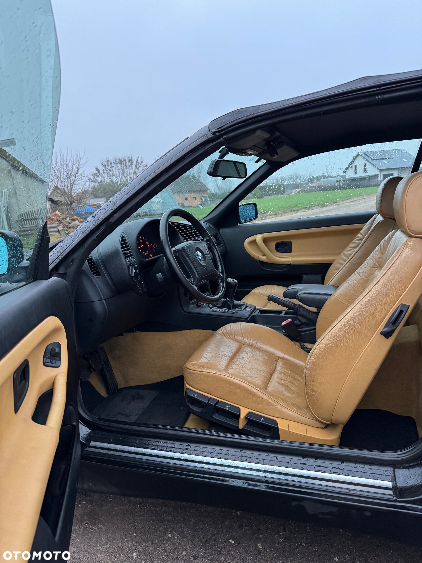 BMW Seria 3 318i Cabriolet - 16