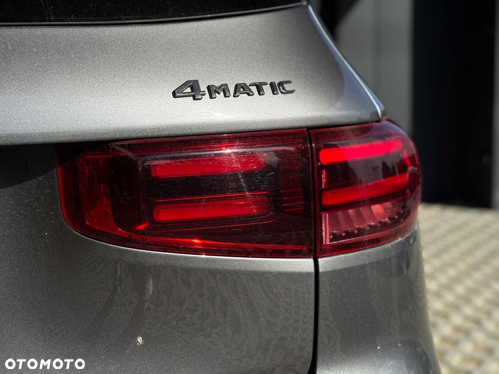 Mercedes-Benz GLB 200 d 4-Matic AMG Line 8G-DCT - 9