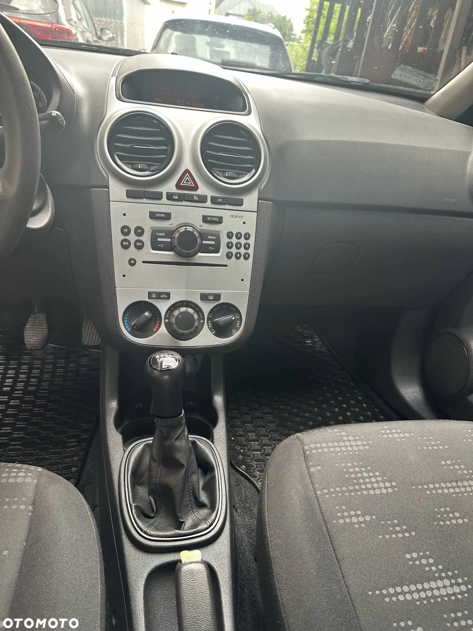 Opel Corsa 1.2 16V Graphite - 8