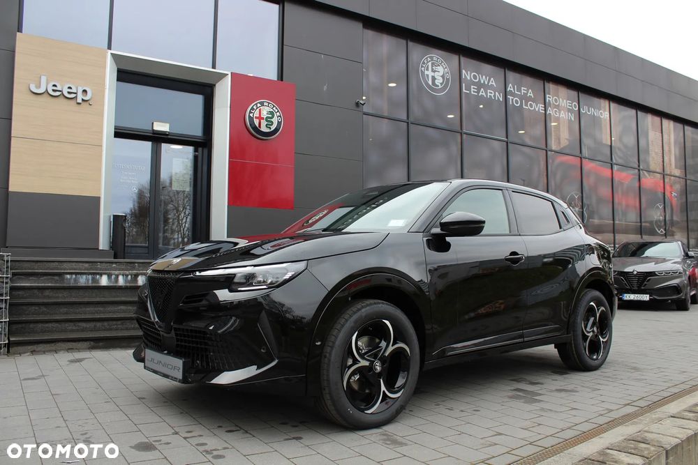 Alfa Romeo Junior 1.2 mHEV Ti Q4 eDCT - 1