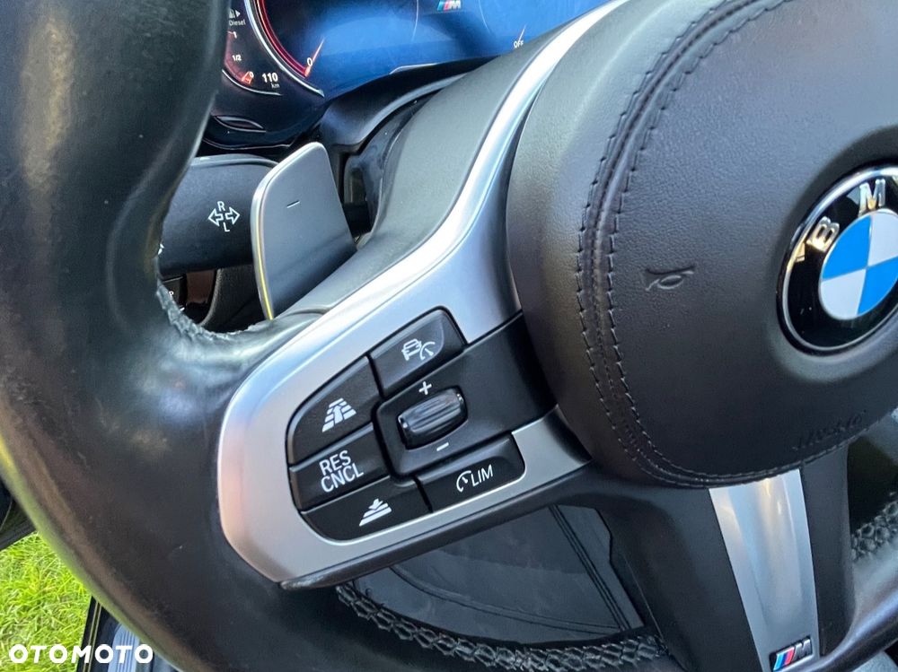 BMW Seria 5 520d M Sport - 32
