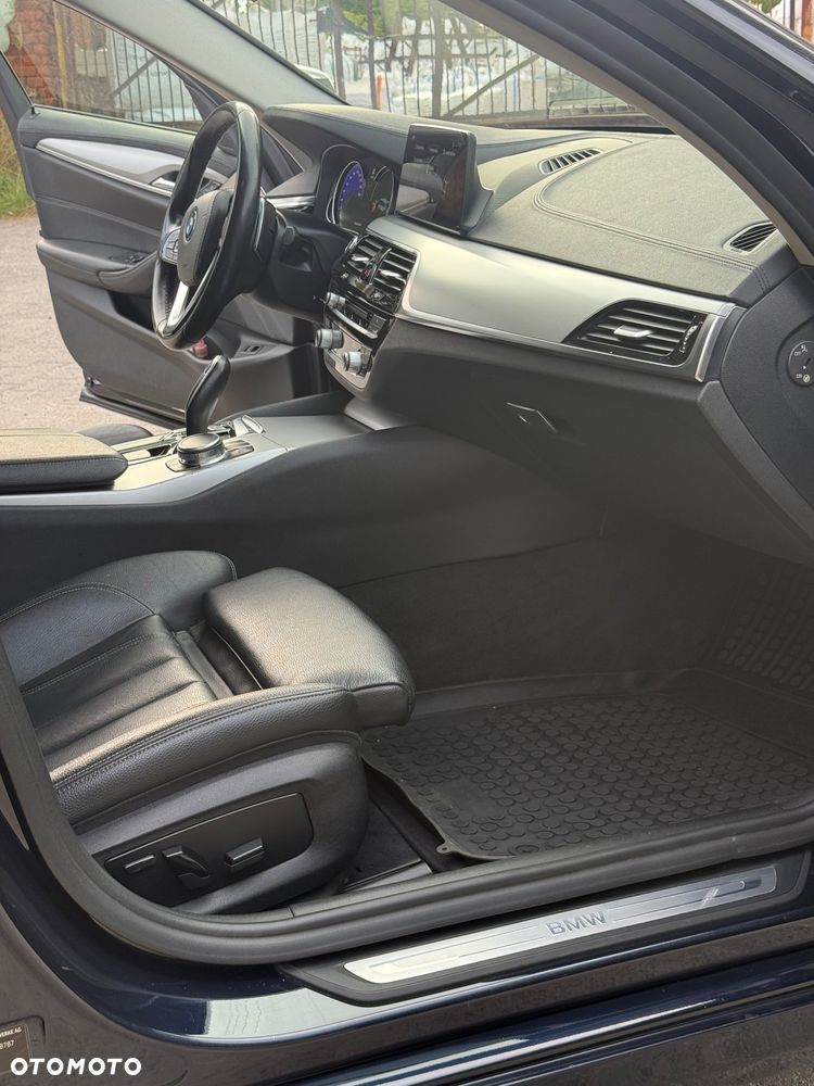 BMW Seria 5 520d xDrive Luxury Line sport - 26