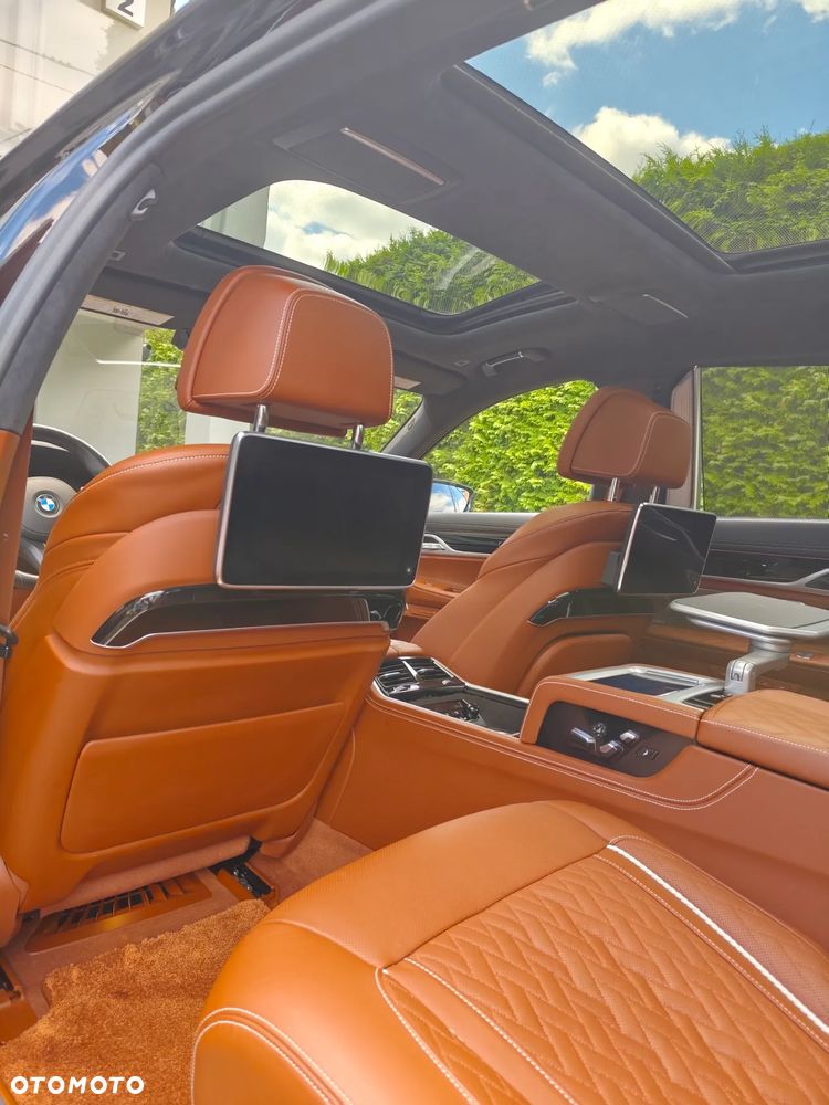 BMW Seria 7 750Li xDrive - 24