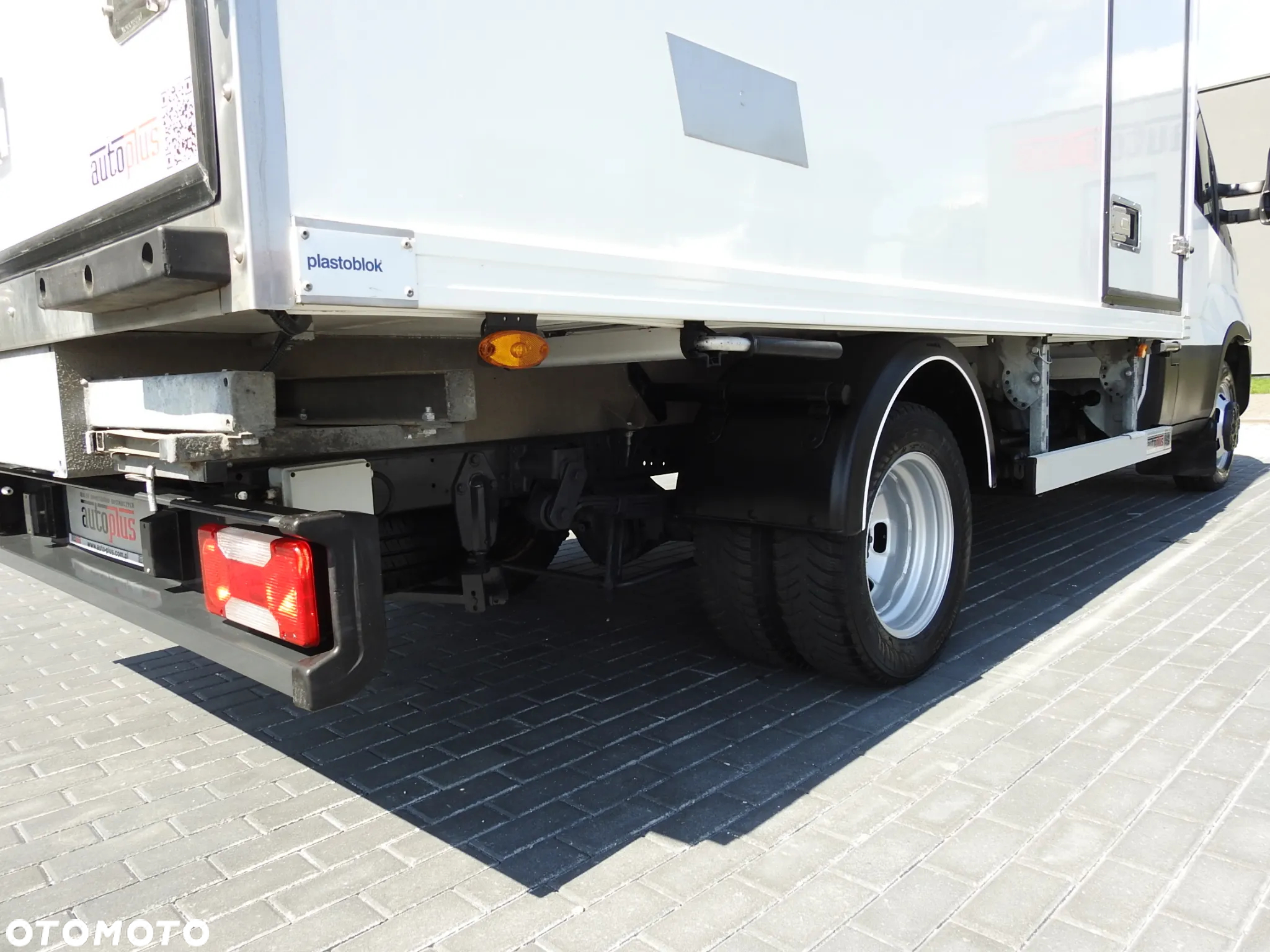 Iveco DAILY 50C15 CHŁODNIA KONTENER -5*C ZASILANIE 230V KLIMATYZACJA BLIŹNIACZE KOŁA 150KM [ 279041 ] - 20