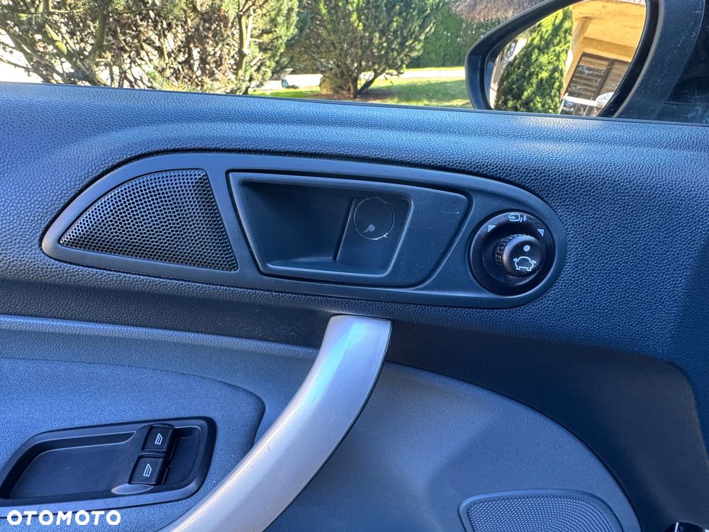 Ford Fiesta 1.6 Ti-VCT Titanium - 24