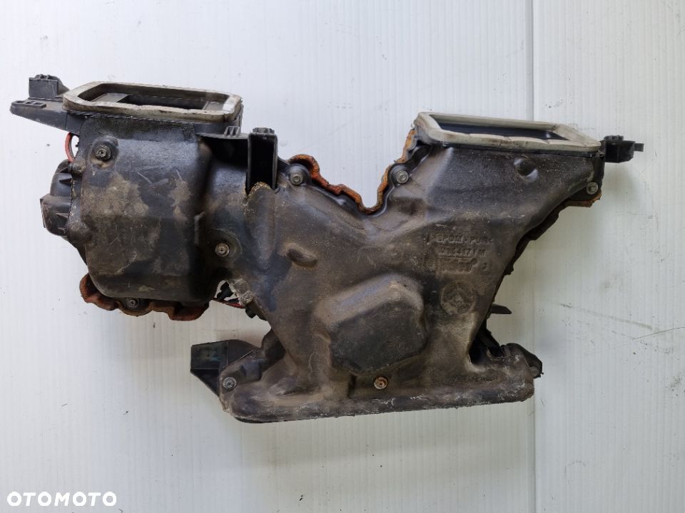 WENTYLATOR DMUCHAWA KABINY TRAFIC VIVARO 01-14r. - 2