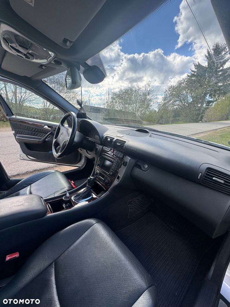 Mercedes-Benz Klasa C 320 Elegance - 11