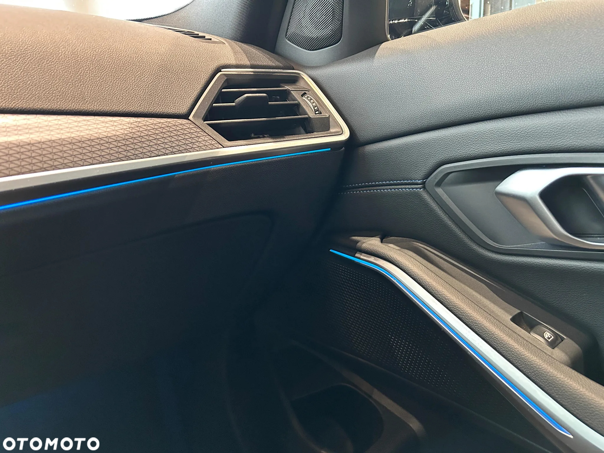 BMW Seria 3 318d M Sport - 23