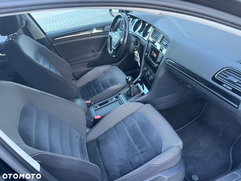 Volkswagen Golf - 4