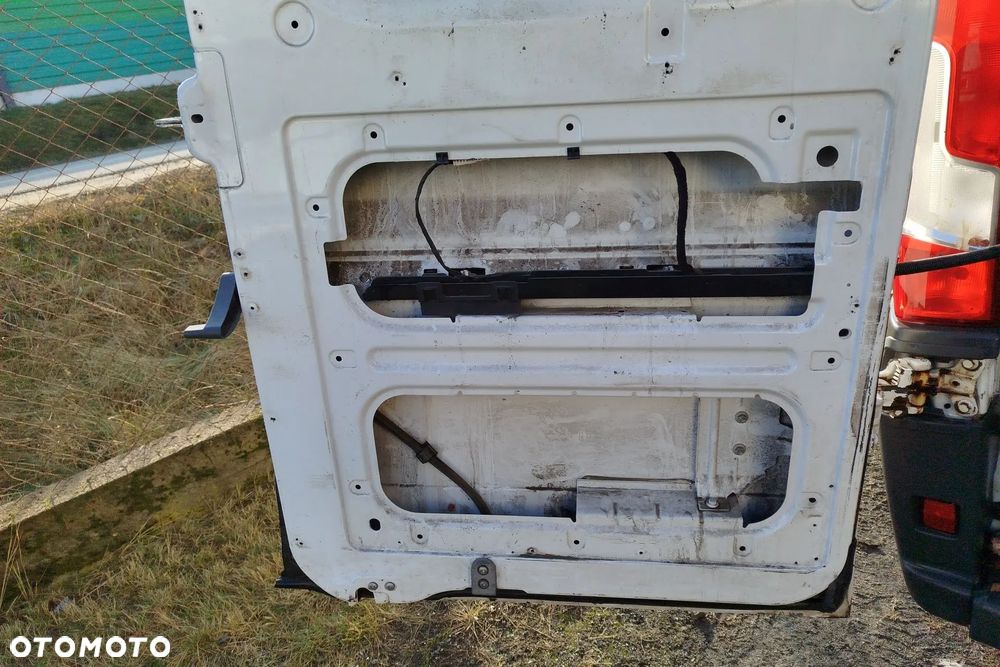 Ducato III i lift Boxer Jumper II 06-22r movano -25 H2  drzwi tył tylne BIAŁE lewe i prawe komplet z foto skrzydełka całe dość ładne - 14