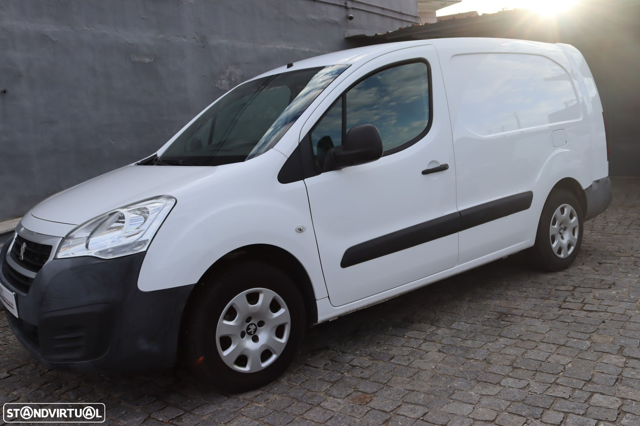 Peugeot e-Partner 50 kWh Premium Longa - 2