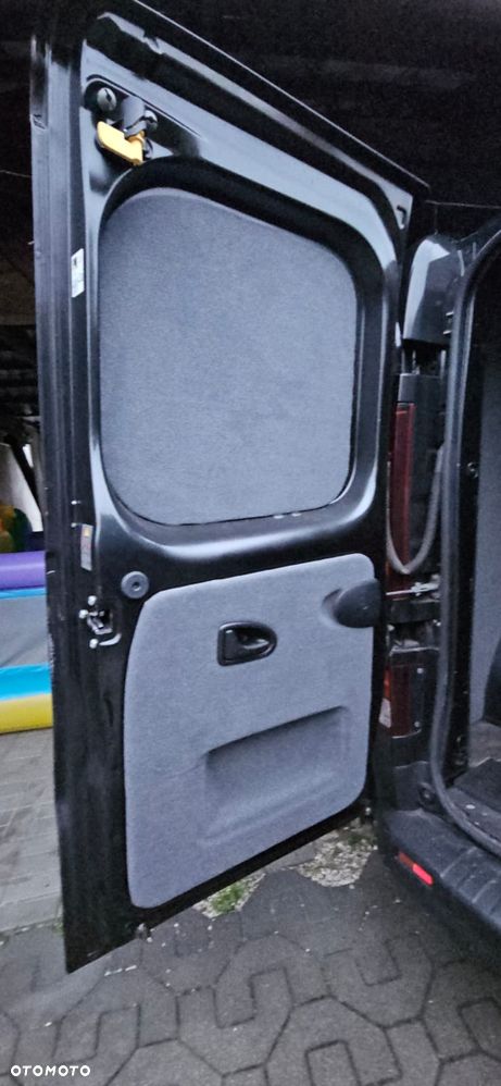 Renault Trafic - 21