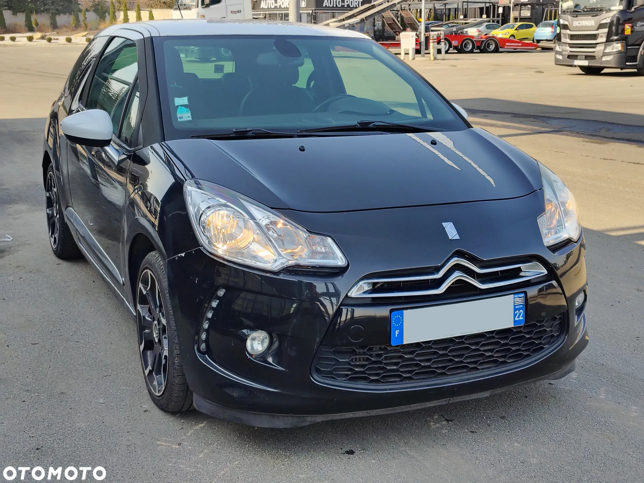 Citroën DS3 HDi 90 FAP SoChic - 3