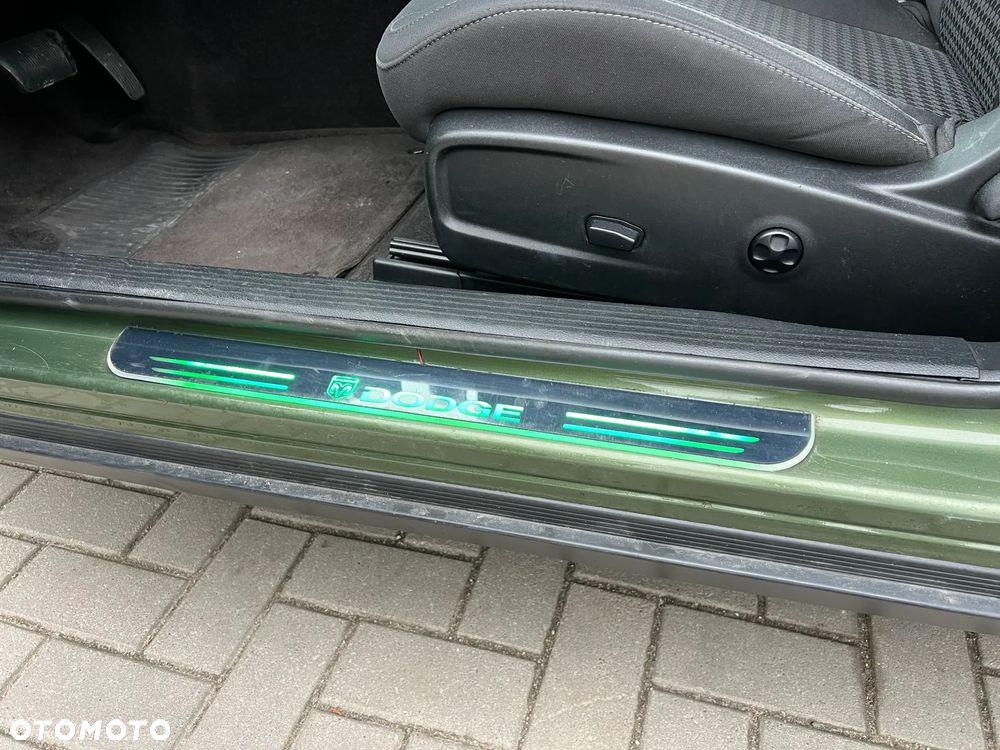 Dodge Challenger - 20