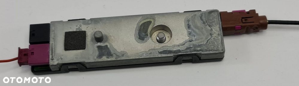WZMACNIACZ ANTENY MERCEDES W204 A2048205589 - 2