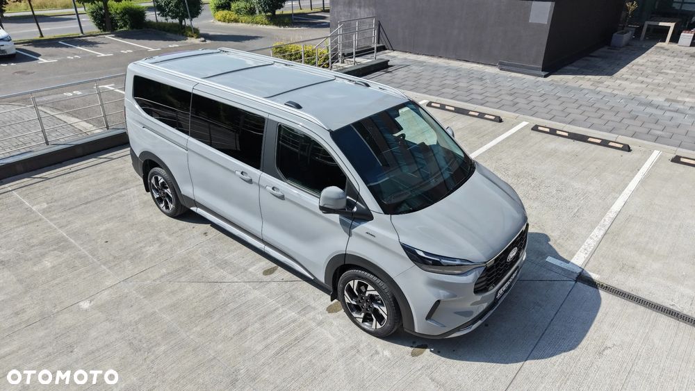 Ford Tourneo Custom - 1