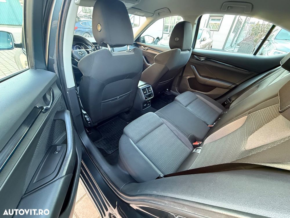 Skoda Octavia 2.0 TDI DSG Ambition - 15