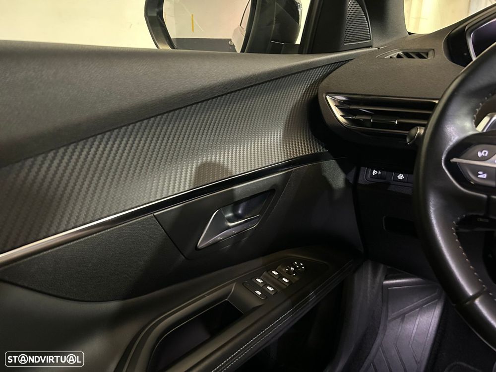 Peugeot 5008 1.5 BlueHDi Allure EAT8 - 38