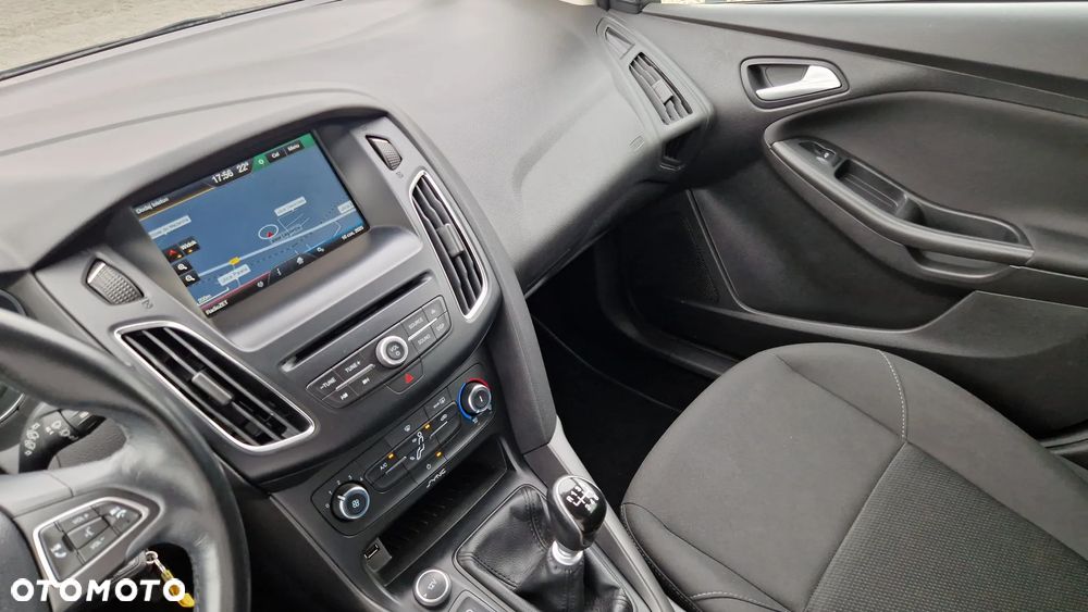 Ford Focus Turnier 1.6 TDCi DPF Titanium - 12