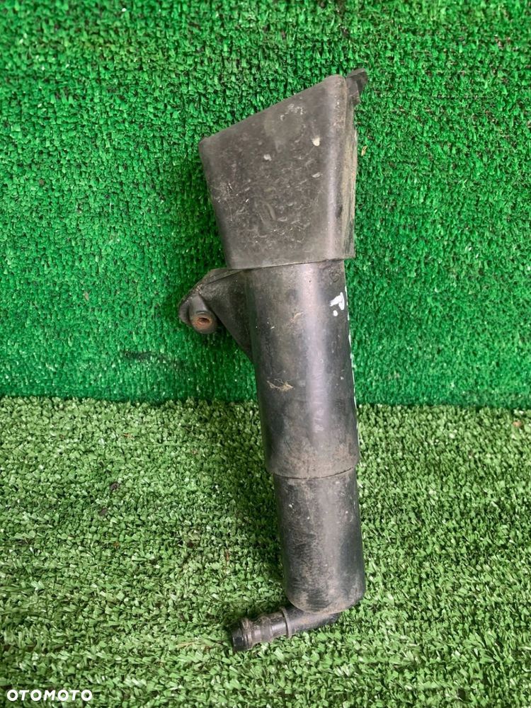 Dysza spryskiwacz zderzaka xenonu lampy przód prawy Toyota Avensis T25 - 1