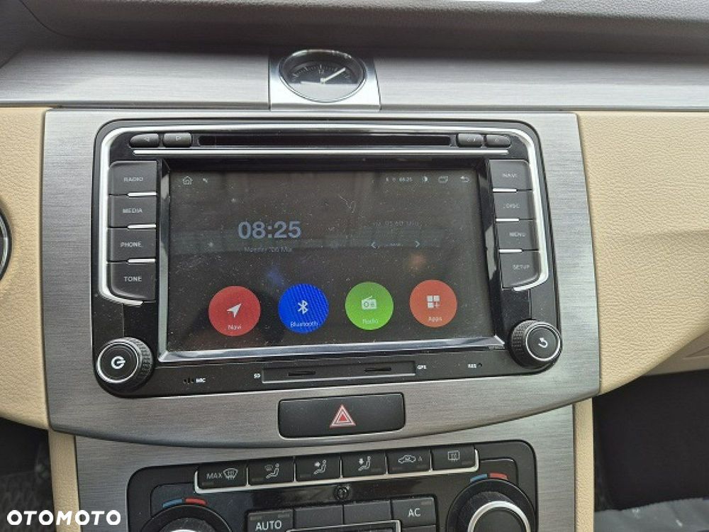 Volkswagen Passat - 31