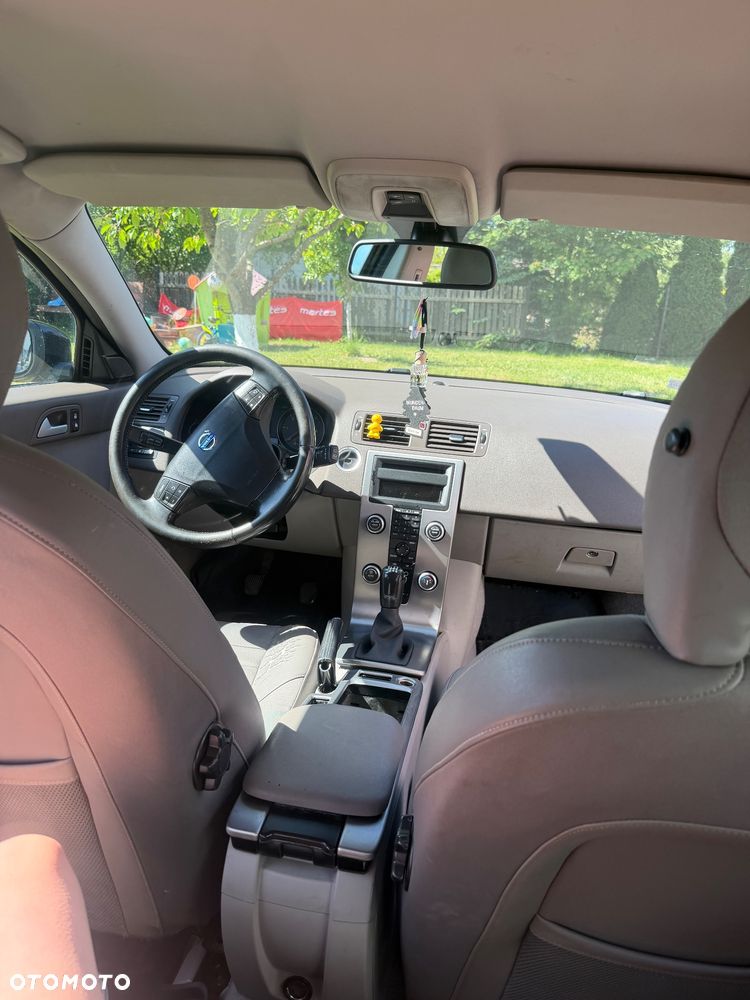 Volvo V50 2.0D Momentum - 6