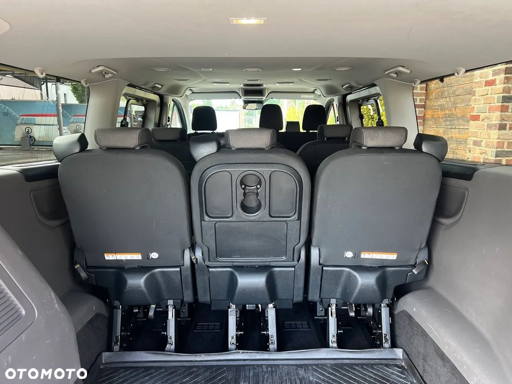 Ford Tourneo Custom - 25