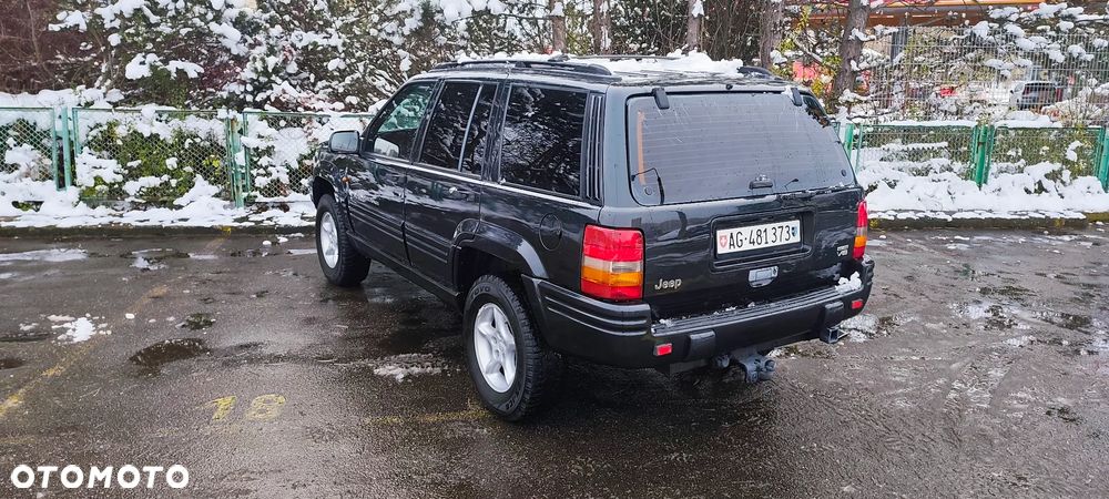 Jeep Grand Cherokee - 25