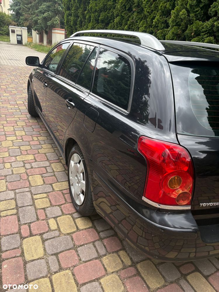 Toyota Avensis 1.8 VVT-i Terra - 4