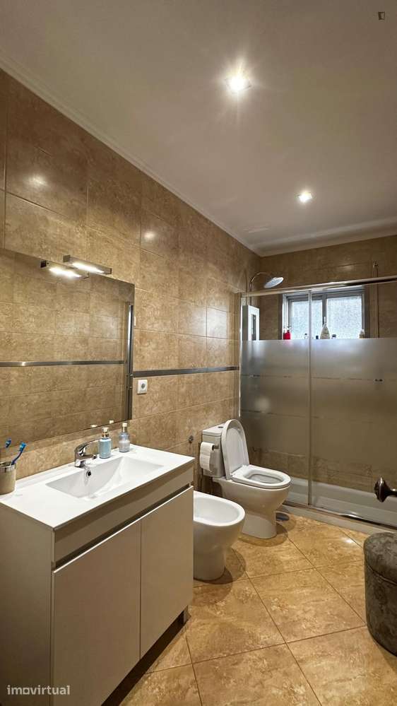 Quarto - localizado em Valongo Porto - Grande imagem: 2/18