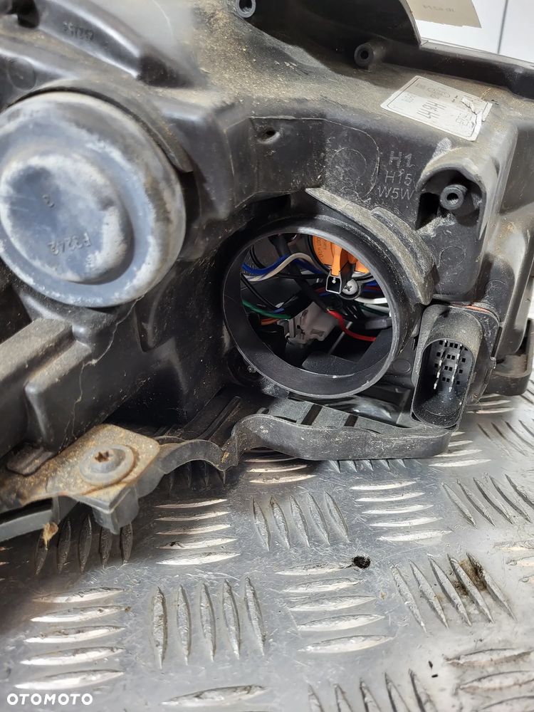 Volkswagen Golf VI Lampa Lewy Przód - 10