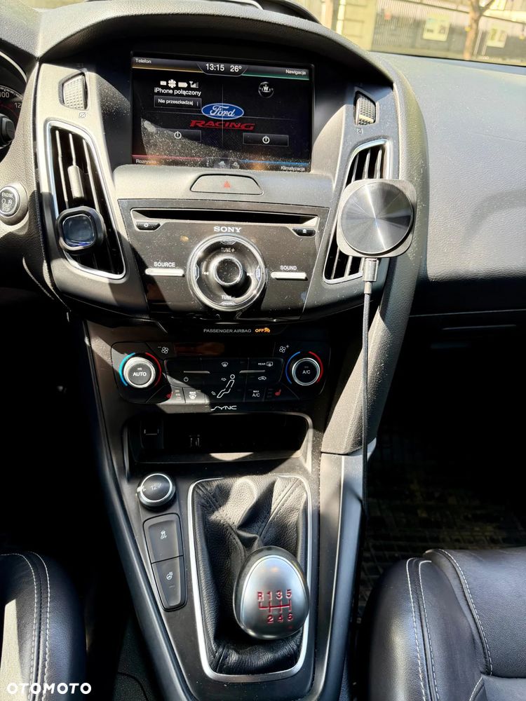 Ford Focus ST - 13