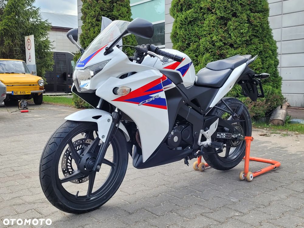 Honda CBR - 12