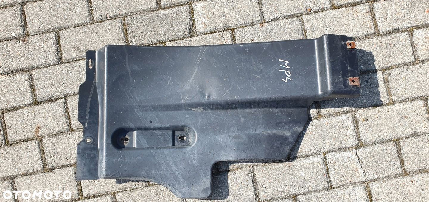 Nadkole Chlapacz Błotnik pod stopień Actros MP 4 A9608815203 - 1