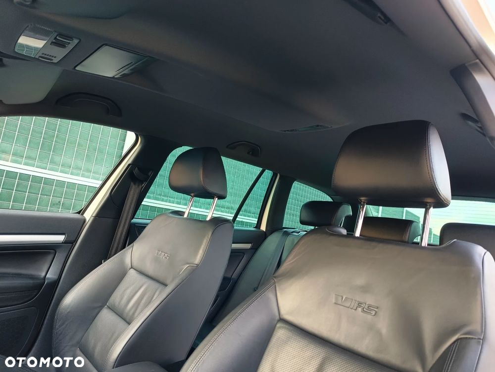 Skoda Octavia 2.0 TDI CR DPF RS - 32