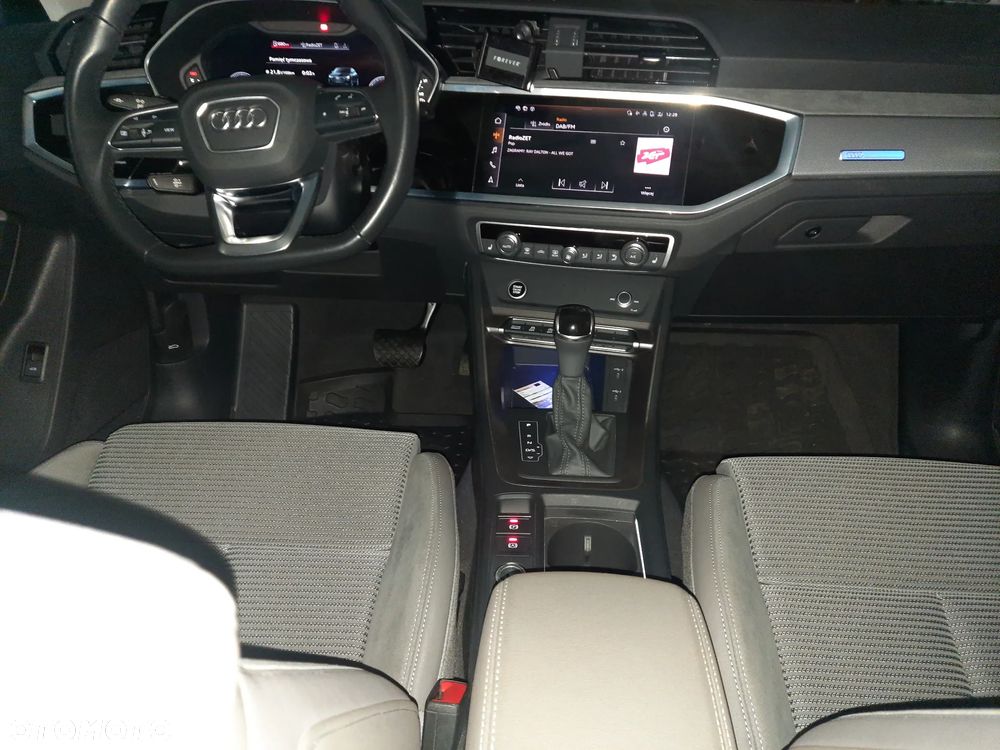 Audi Q3 Sportback - 11