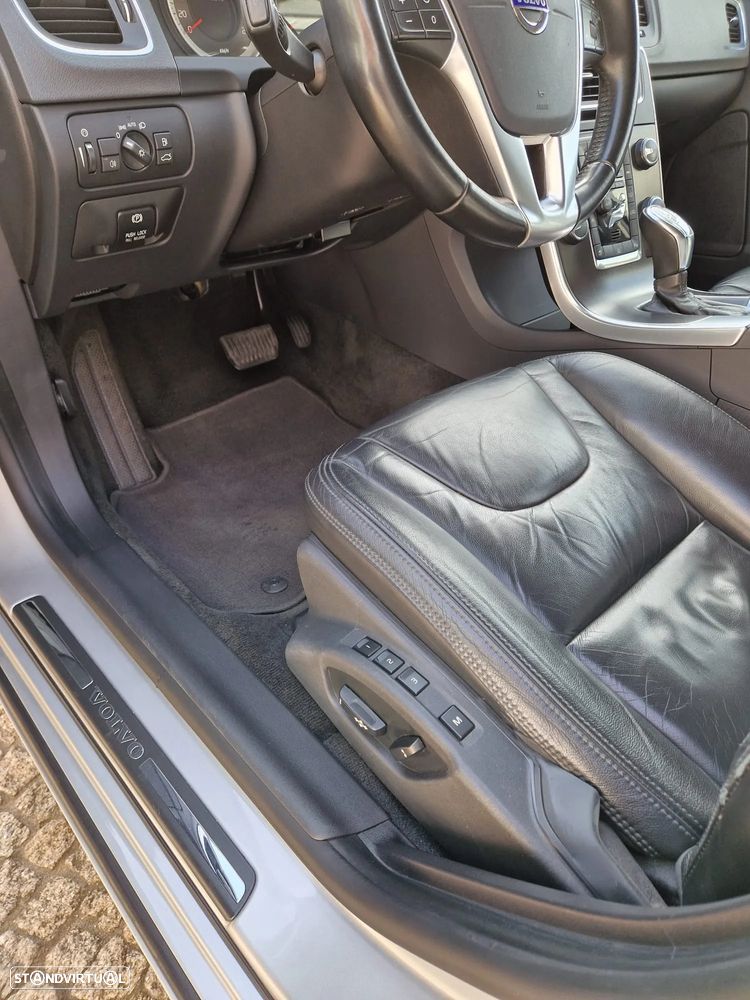Volvo V60 2.0 D4 Summum Geartronic - 14