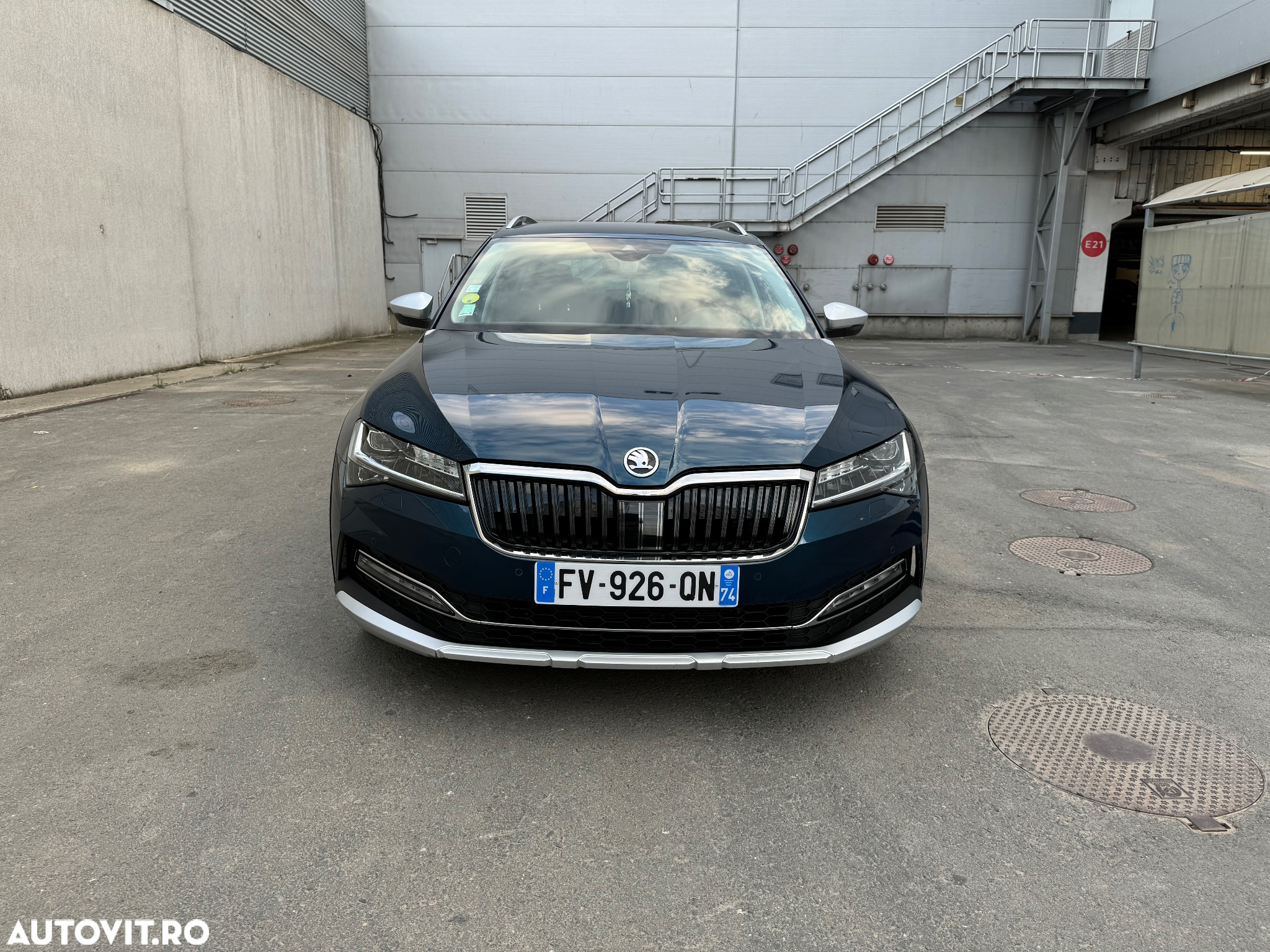 Skoda Superb Combi 2.0 TDI 4X4 DSG Scout - 13