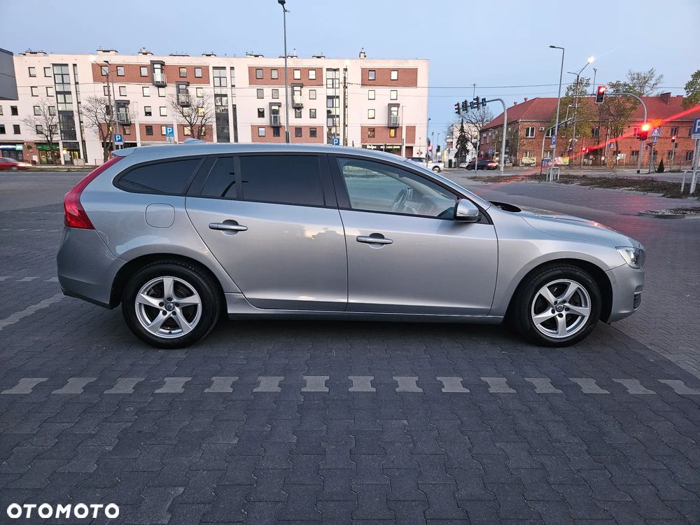 Volvo V60 D4 Geartronic Kinetic - 27