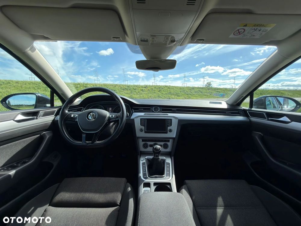 Volkswagen Passat 1.8 TSI BMT Comfortline - 16
