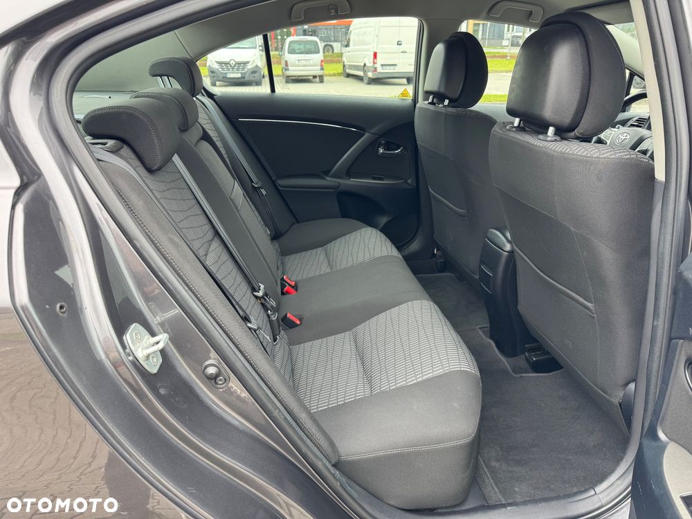Toyota Avensis 2.0 D-4D - 7