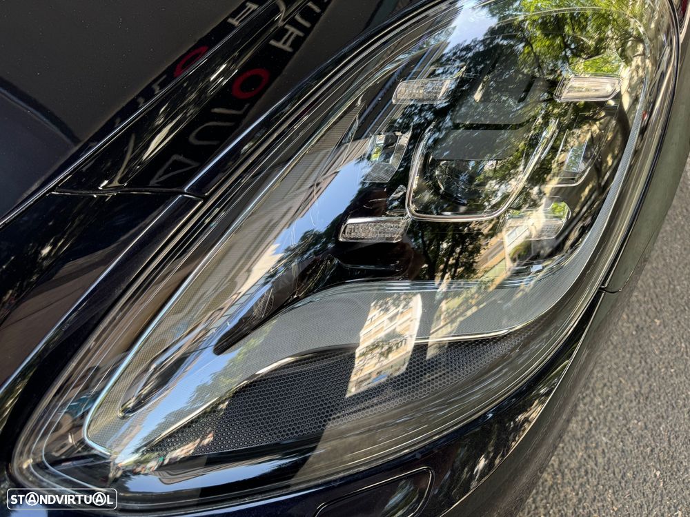 Porsche Panamera 4 E-Hybrid - 5