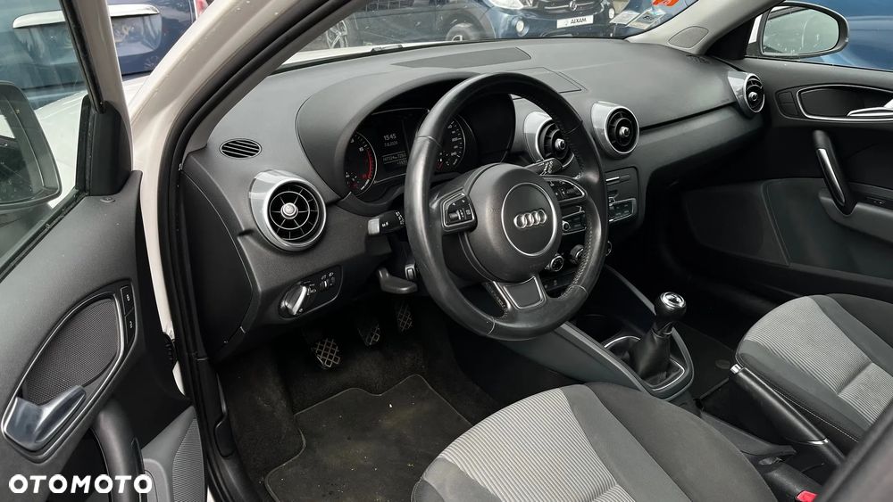 Audi A1 Sportback 1.0 TFSI ultra design - 4