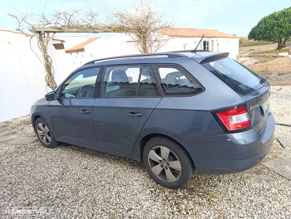 Skoda Fabia Break 1.0 Active - 3
