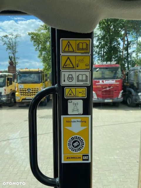 Caterpillar 906M - 30