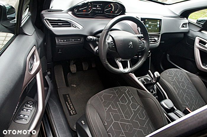 Peugeot 2008 PureTech 82 Allure - 16