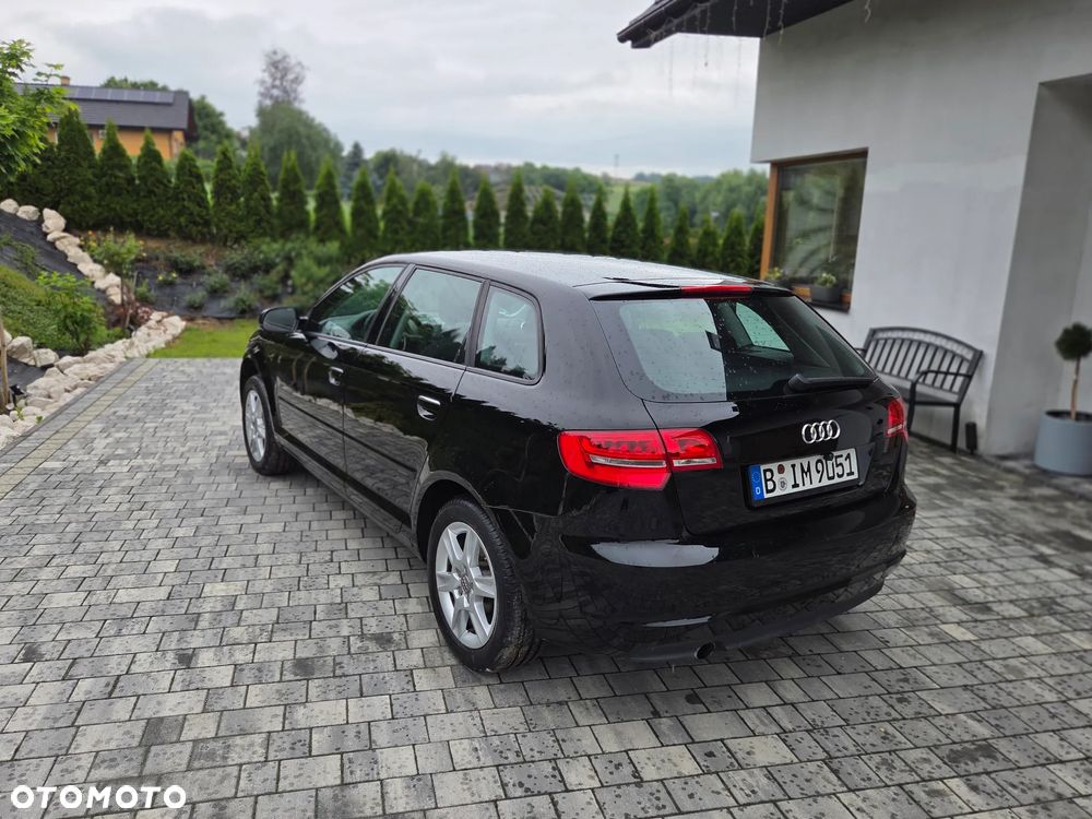 Audi A3 Sportback 1.6 Ambition - 11